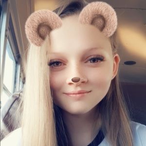 Meet your Posher, Alexia